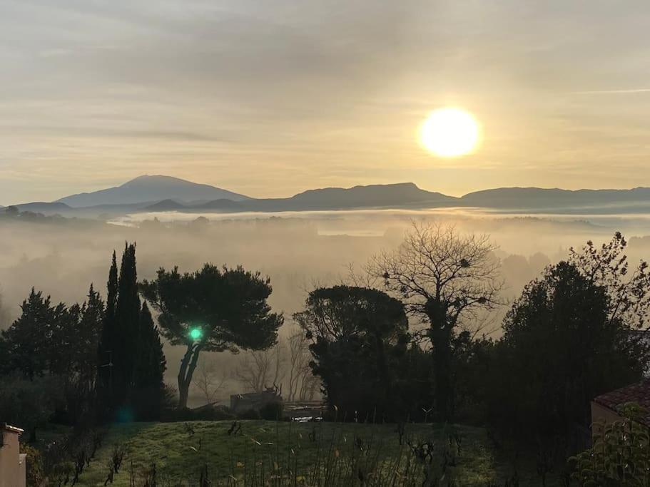 La Vue Sur Le Mont Ventoux, & Parking Apartment *