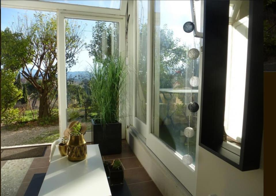 Apartment La Vue Sur Le Mont Ventoux, & Parking Cairanne